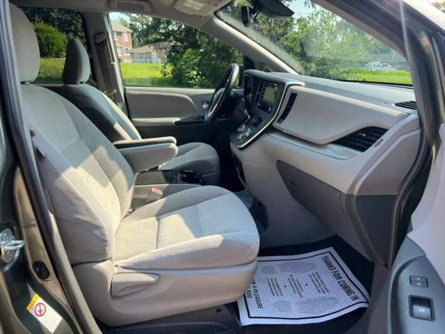 2019 Toyota Sienna LE 8 Passenger