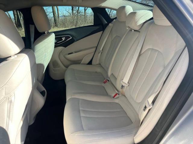 2016 Chrysler 200 Limited