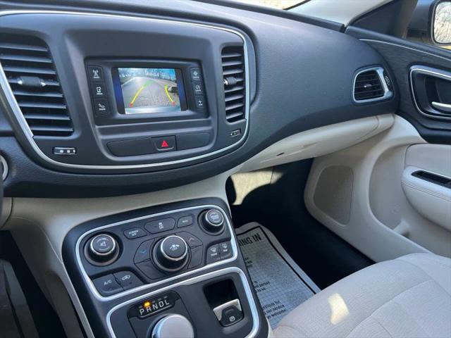 2016 Chrysler 200 Limited