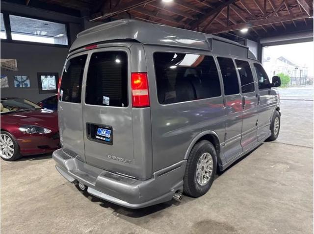 2004 Chevrolet Express Base