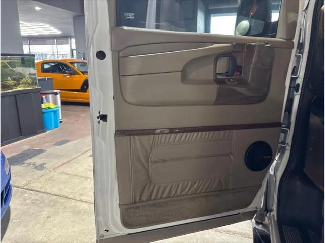 2004 Chevrolet Express Base