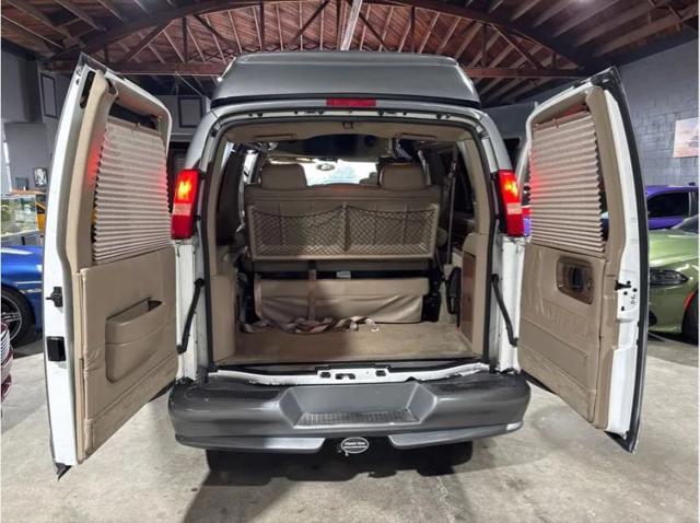 2004 Chevrolet Express Base