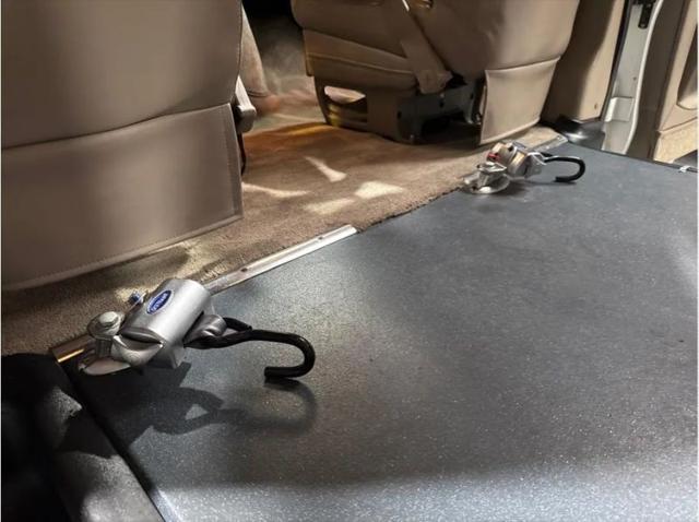 2004 Chevrolet Express Base