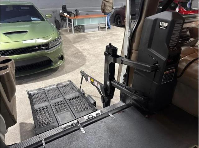 2004 Chevrolet Express Base