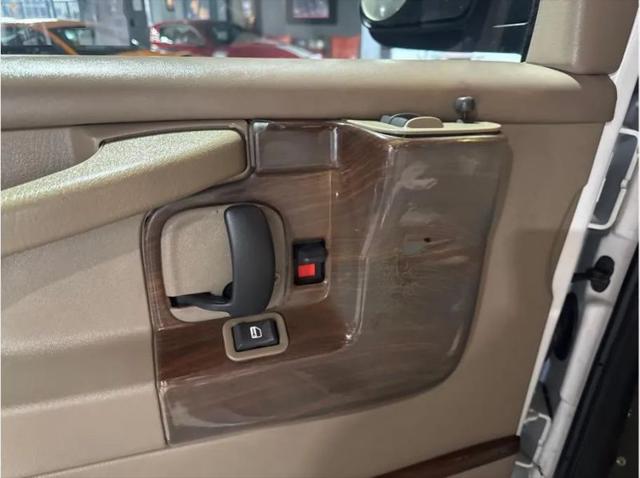 2004 Chevrolet Express Base