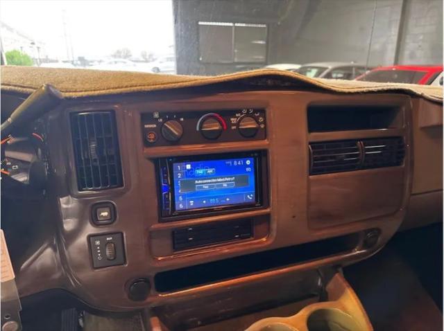 2004 Chevrolet Express Base