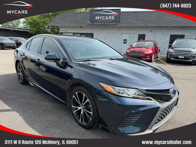 2018 Toyota Camry SE for sale in McHenry, IL