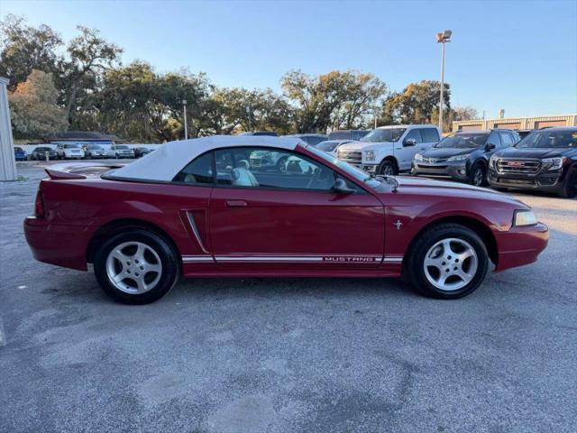 2000 Ford Mustang Base