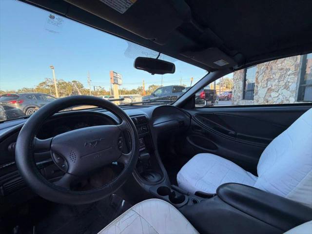 2000 Ford Mustang Base