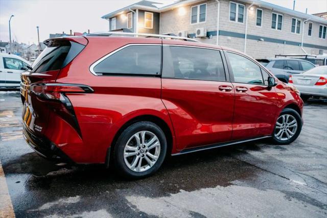 2022 Toyota Sienna Platinum