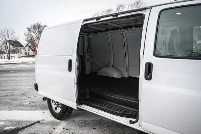 2022 GMC Savana Cargo RWD 2500 Regular Wheelbase Work Van