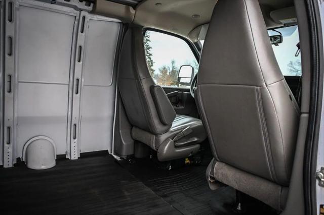 2022 GMC Savana Cargo RWD 2500 Regular Wheelbase Work Van