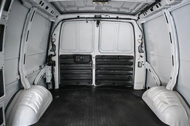 2022 GMC Savana Cargo RWD 2500 Regular Wheelbase Work Van