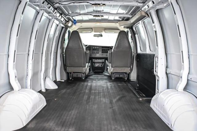 2022 GMC Savana Cargo RWD 2500 Regular Wheelbase Work Van
