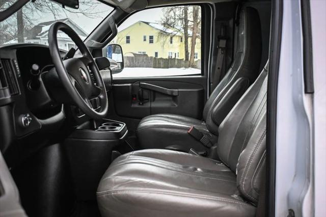 2022 GMC Savana Cargo RWD 2500 Regular Wheelbase Work Van
