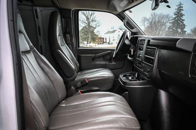 2022 GMC Savana Cargo RWD 2500 Regular Wheelbase Work Van