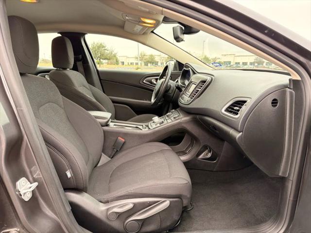 2016 Chrysler 200 Limited