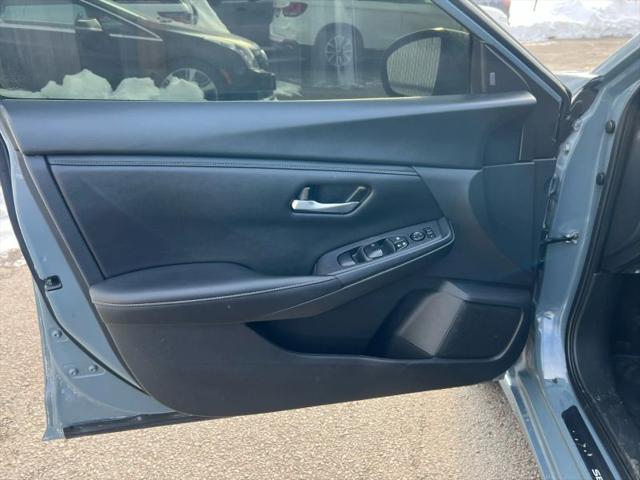 2024 Nissan Sentra SV Xtronic CVT