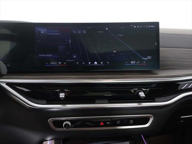 2024 BMW X7 M60i