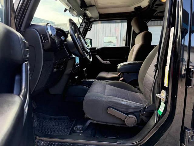 2012 Jeep Wrangler Unlimited Unlimited Sahara