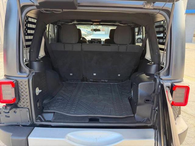 2012 Jeep Wrangler Unlimited Unlimited Sahara