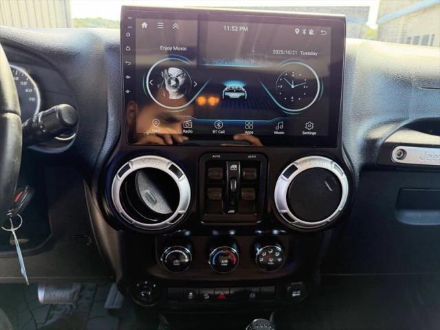 2012 Jeep Wrangler Unlimited Unlimited Sahara