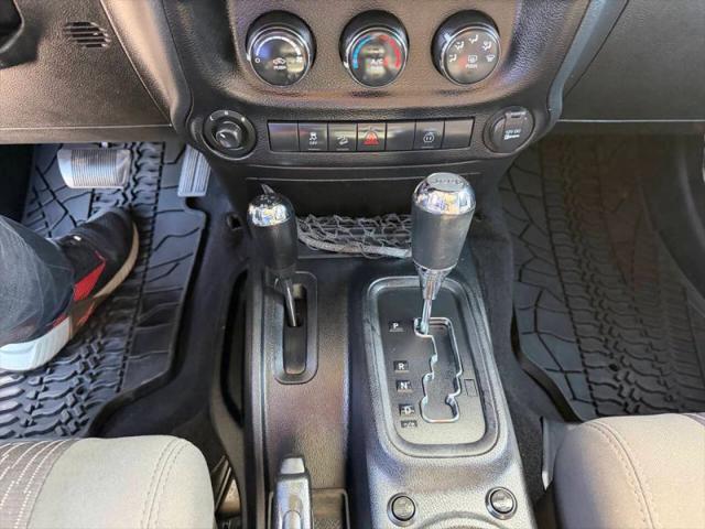 2012 Jeep Wrangler Unlimited Unlimited Sahara