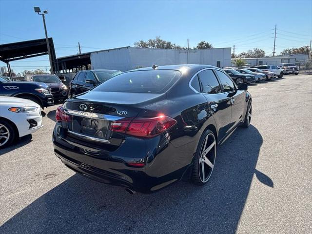 2015 INFINITI Q70 3.7