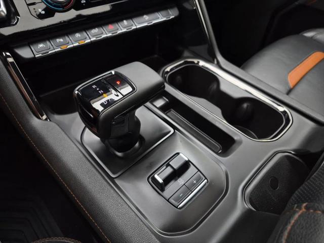 2025 GMC Sierra 1500 4WD Crew Cab Short Box AT4