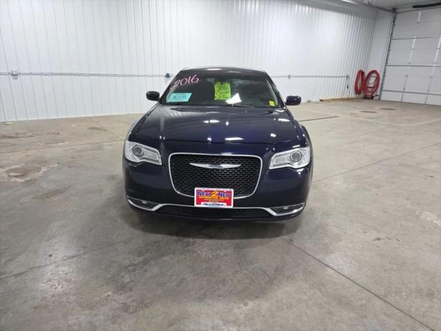 2016 Chrysler 300 Limited