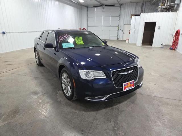 2016 Chrysler 300 Limited