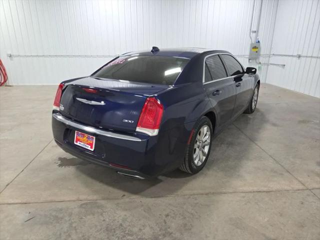 2016 Chrysler 300 Limited
