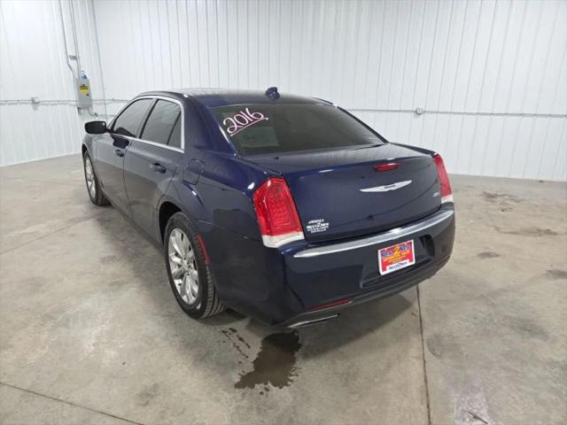 2016 Chrysler 300 Limited