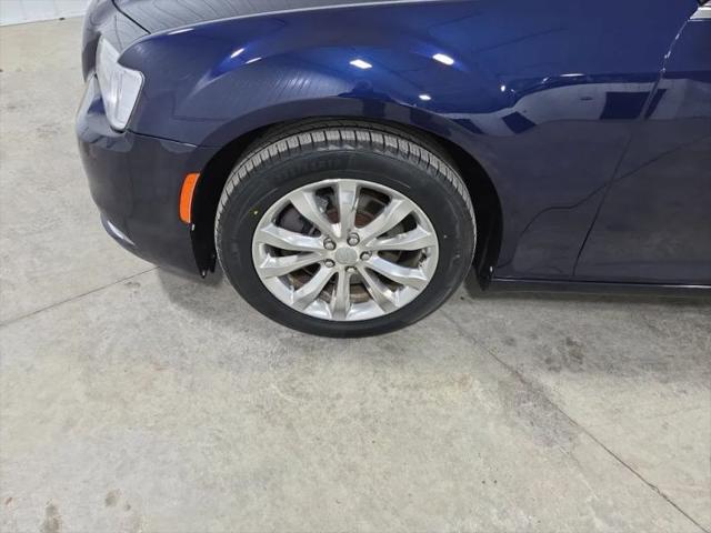 2016 Chrysler 300 Limited