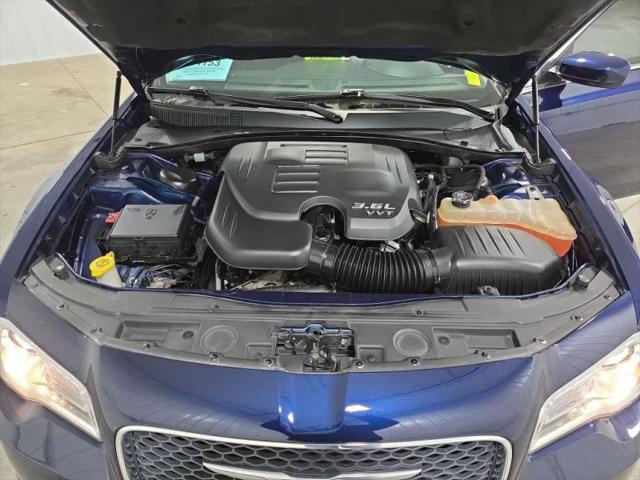 2016 Chrysler 300 Limited