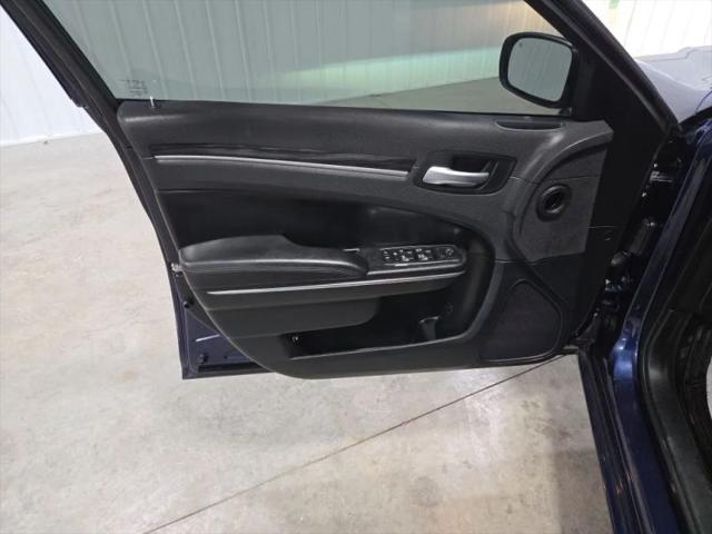 2016 Chrysler 300 Limited