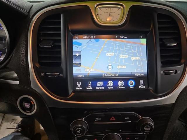 2016 Chrysler 300 Limited