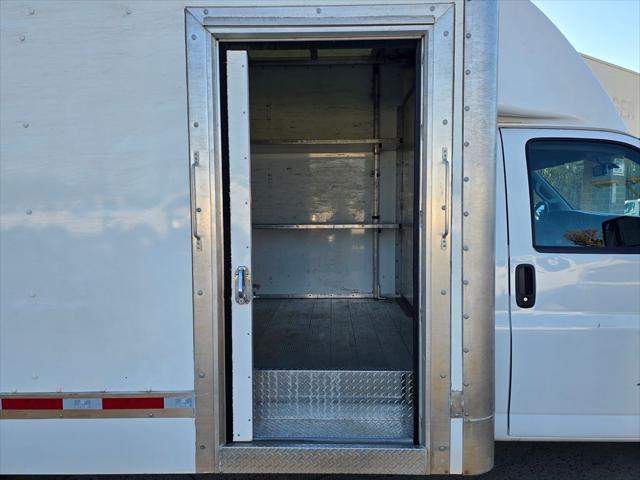 2023 Chevrolet Express Cutaway 4500 Van