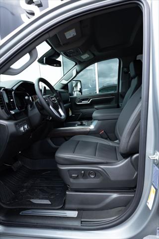 2026 GMC Sierra 2500HD Crew Cab, Standard Bed, SLT, 4WD