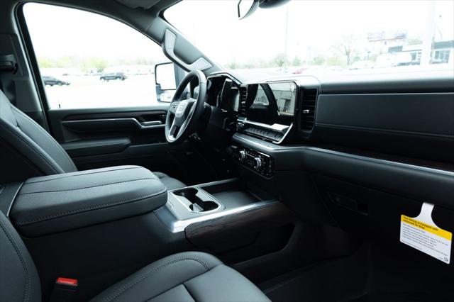 2026 GMC Sierra 2500HD Crew Cab, Standard Bed, SLT, 4WD