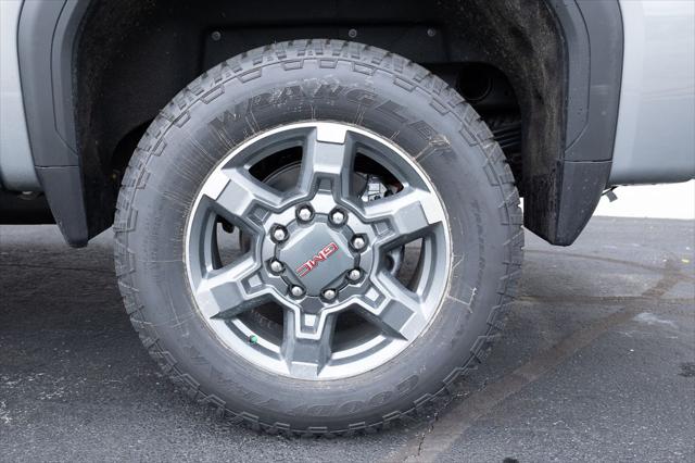 2026 GMC Sierra 2500HD Crew Cab, Standard Bed, SLT, 4WD