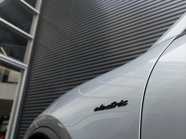 2026 Porsche Macan Electric 4S