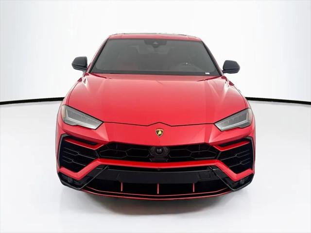 2022 Lamborghini Urus Standard