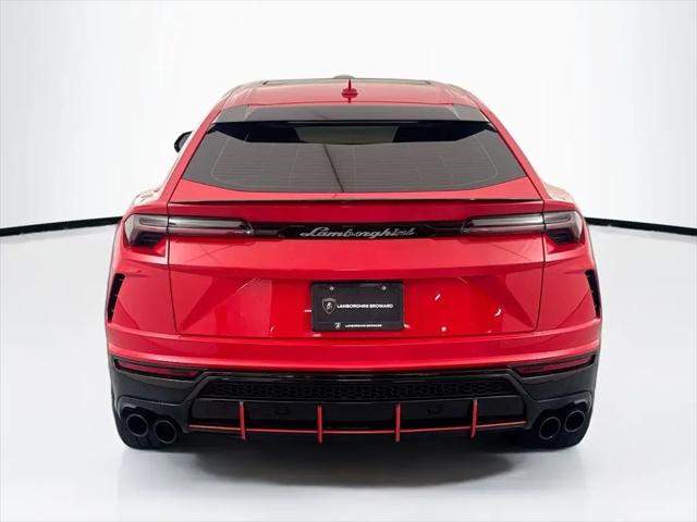 2022 Lamborghini Urus Standard