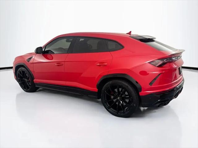 2022 Lamborghini Urus Standard