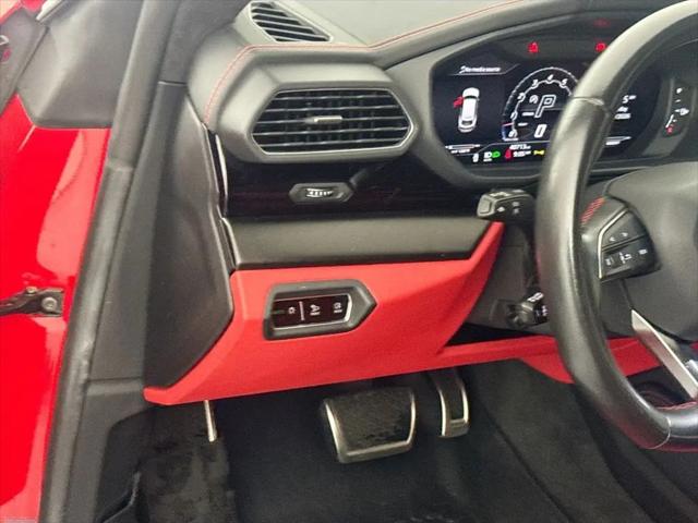2022 Lamborghini Urus Standard