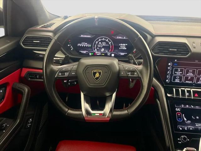 2022 Lamborghini Urus Standard