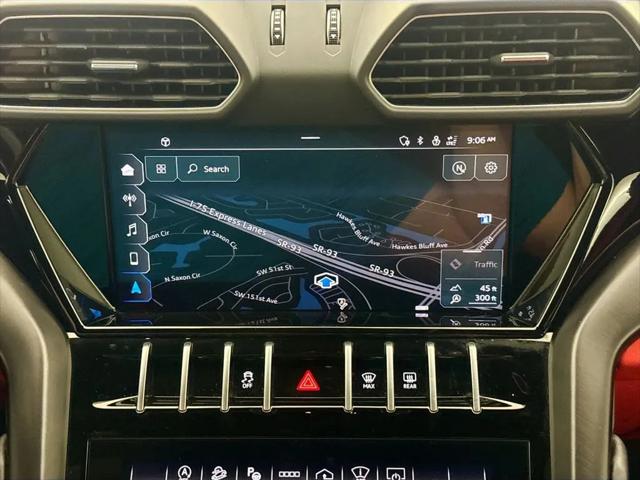 2022 Lamborghini Urus Standard