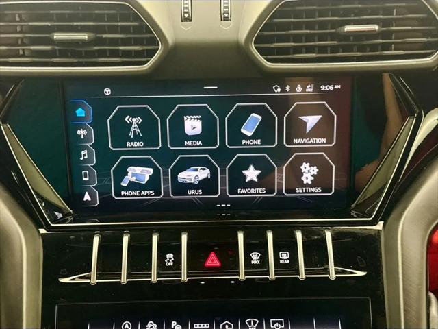 2022 Lamborghini Urus Standard