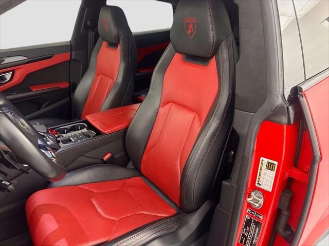 2022 Lamborghini Urus Standard